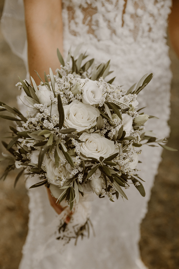 rustic-wedding-naxos-olive-leaves-white-roses_03