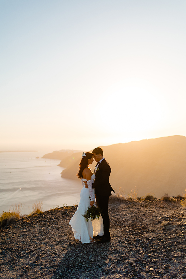styled-shoot-santorini-with-lush-florals-colorful-fireworks_17