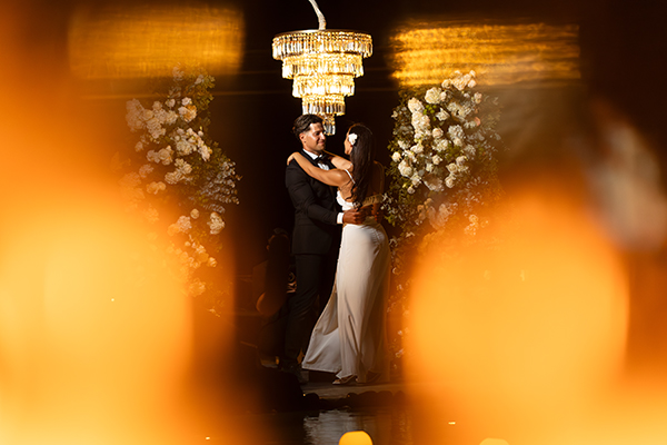 styled-shoot-santorini-with-lush-florals-colorful-fireworks_31