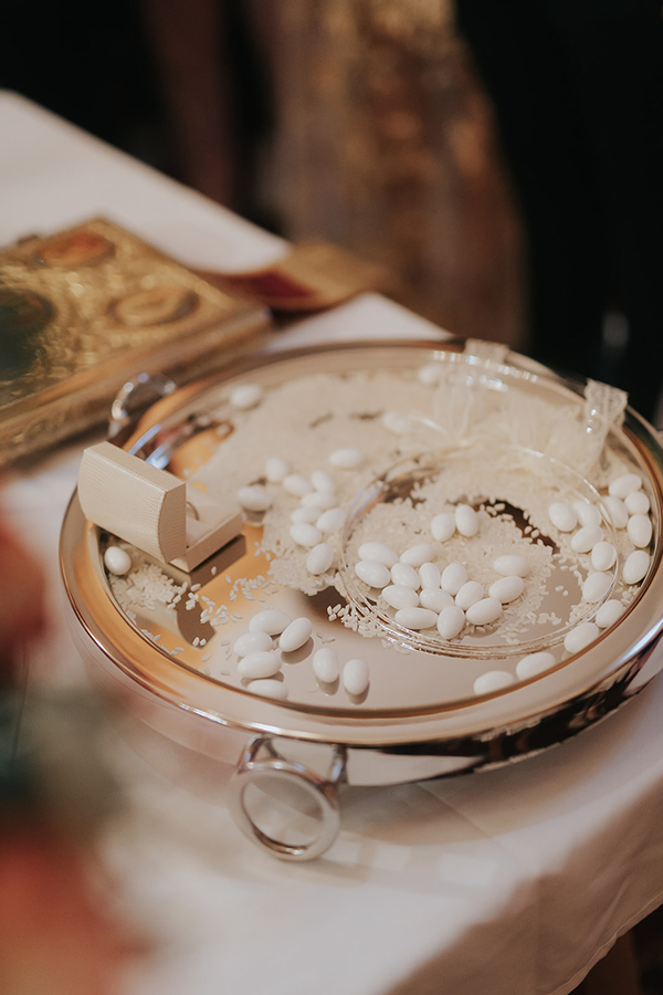 vintage-chic-wedding-igoumenitsa-soft-tone-flowers_18