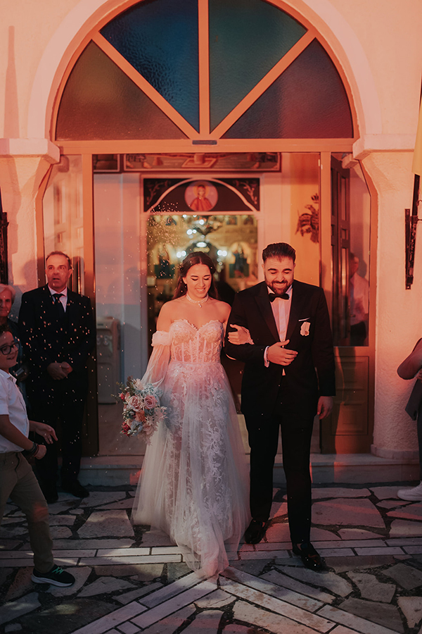 vintage-chic-wedding-igoumenitsa-soft-tone-flowers_26