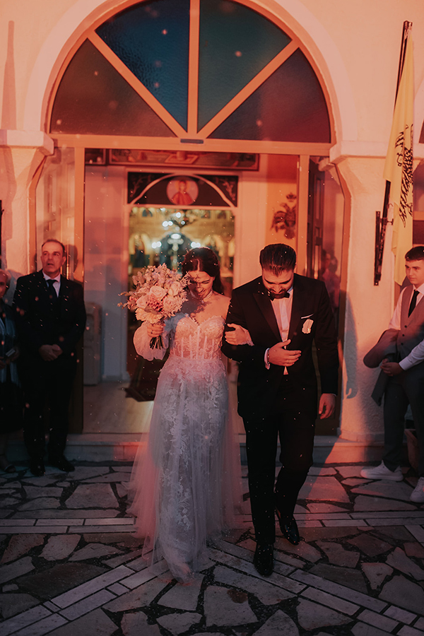 vintage-chic-wedding-igoumenitsa-soft-tone-flowers_27