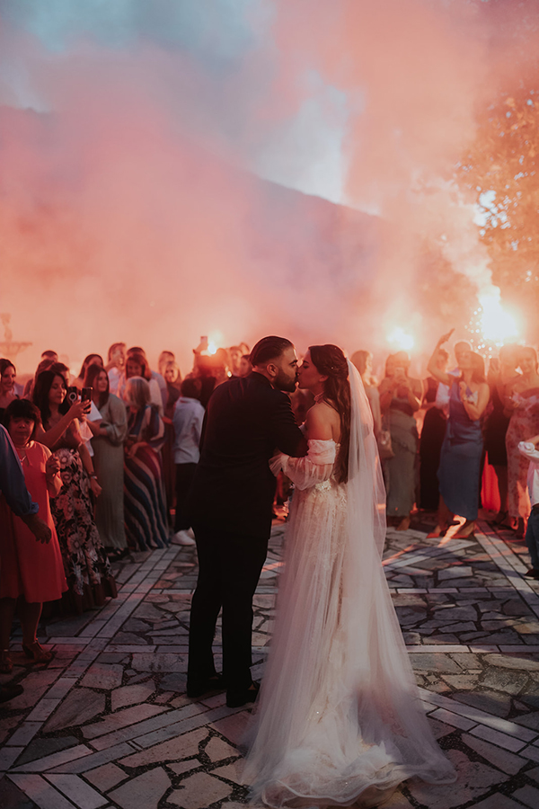 vintage-chic-wedding-igoumenitsa-soft-tone-flowers_28