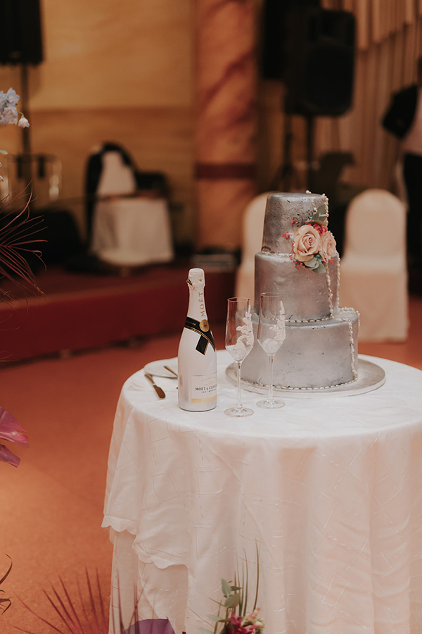 vintage-chic-wedding-igoumenitsa-soft-tone-flowers_32