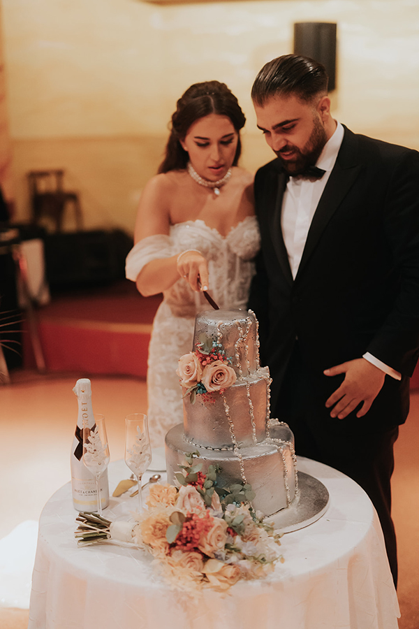 vintage-chic-wedding-igoumenitsa-soft-tone-flowers_33