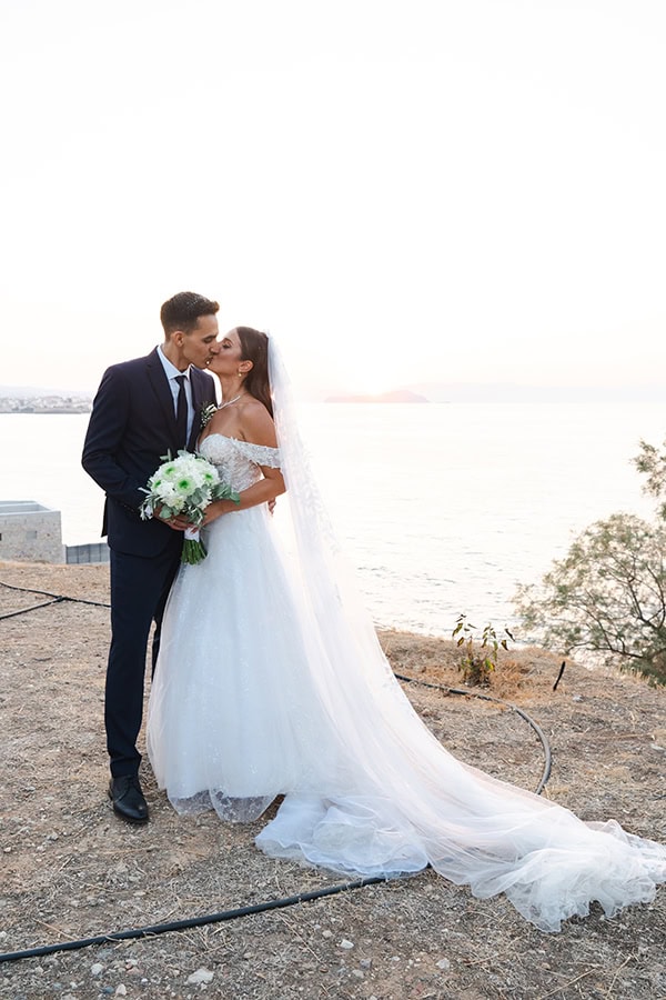 autumn-wedding-chania-white-florals_23