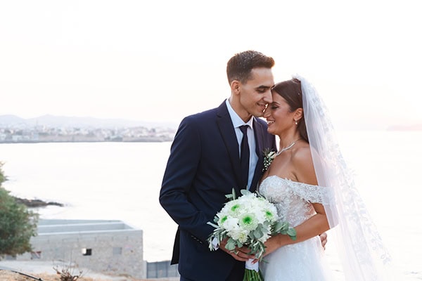 autumn-wedding-chania-white-florals_24