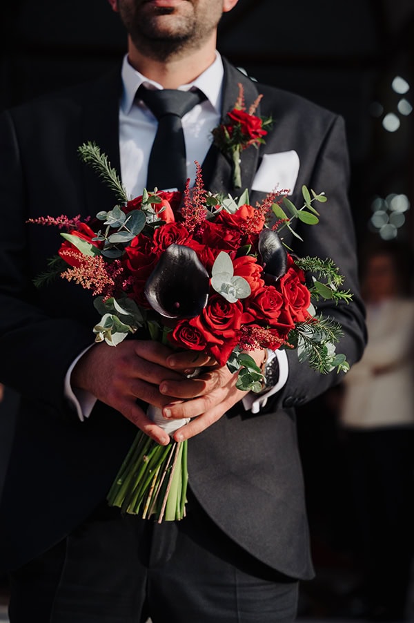 beautiful-winter-wedding-dark-red-florals_12