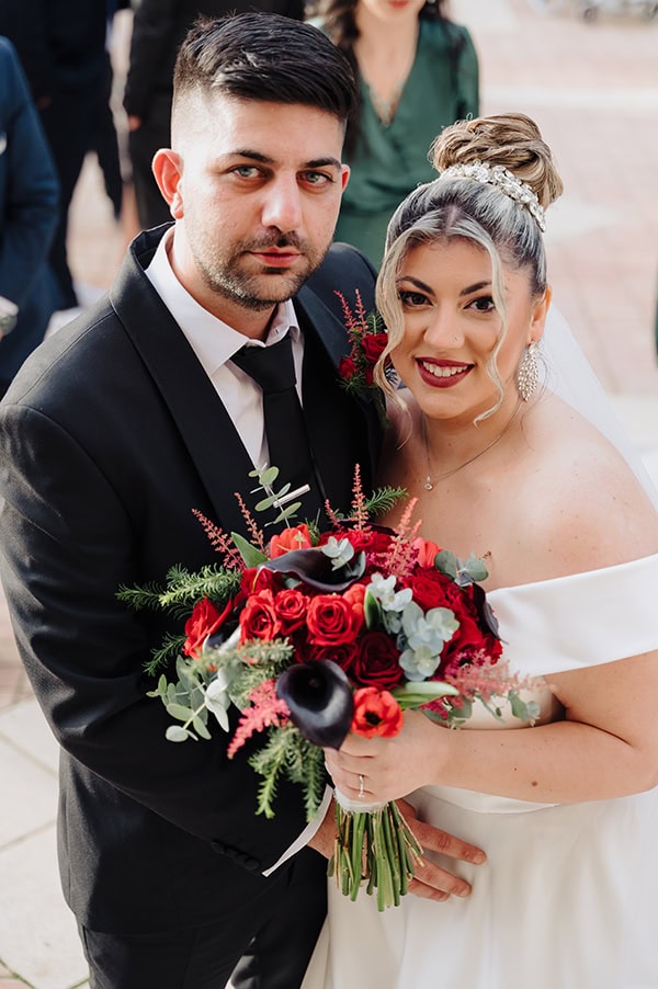 beautiful-winter-wedding-dark-red-florals_17