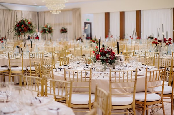 beautiful-winter-wedding-dark-red-florals_20