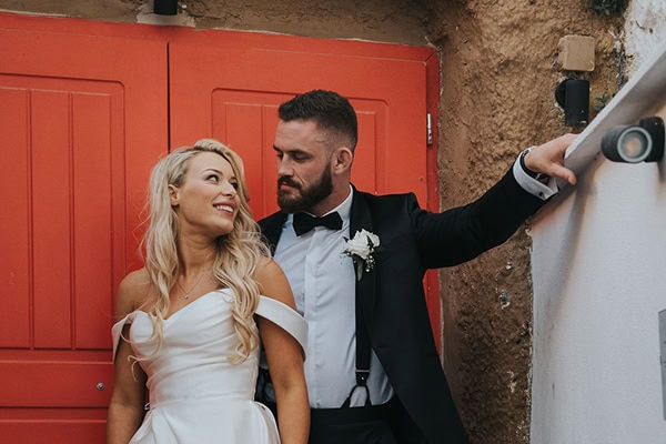 Destination γάμος με ρομαντική διάθεση στη Σαντορίνη  | Taylor & Tom