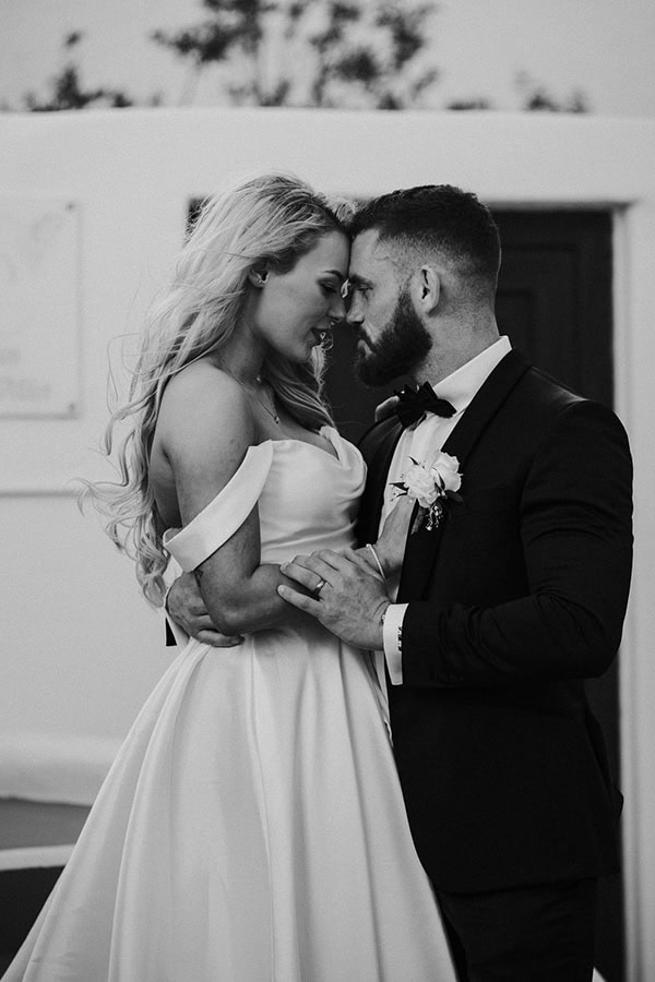 destination-wedding-romantic-flair-santorini_06