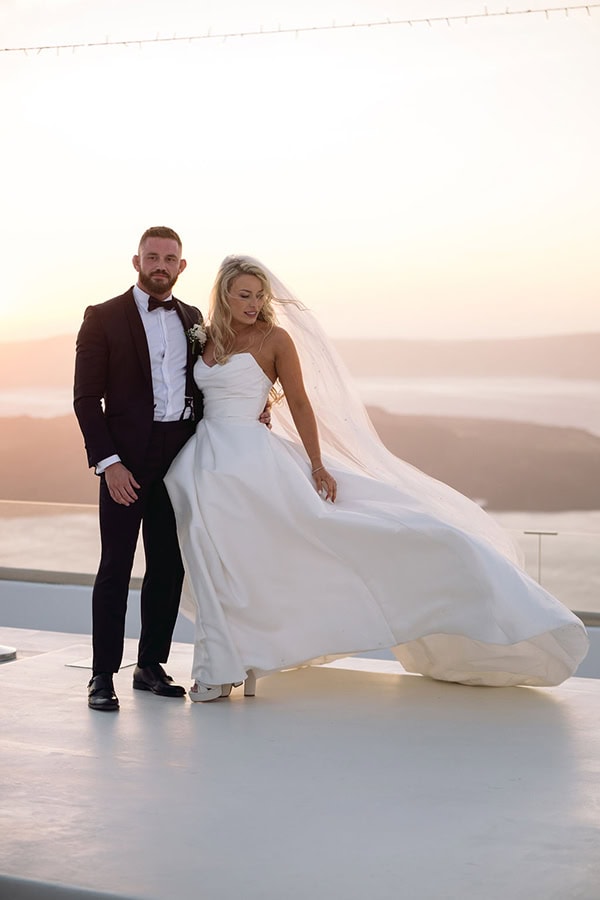 destination-wedding-romantic-flair-santorini_29
