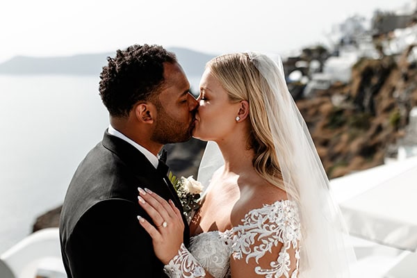 elegant-wedding-santorini-all-white-flowers_04