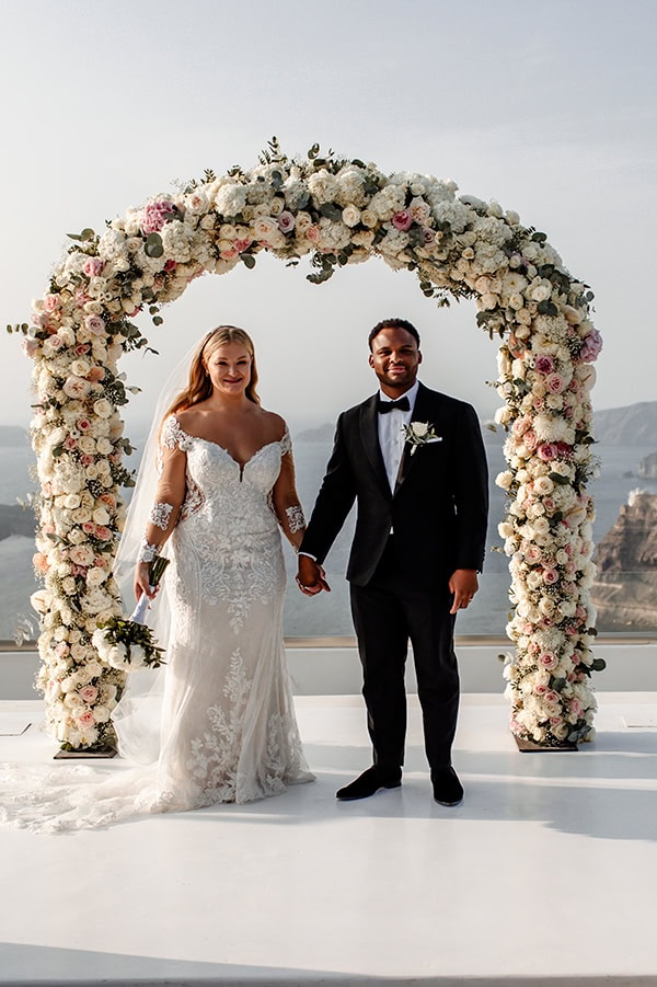 elegant-wedding-santorini-all-white-flowers_23