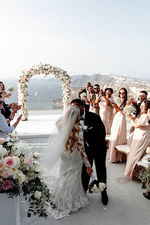 elegant-wedding-santorini-all-white-flowers_25