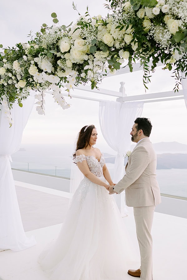 elegant-wedding-santorini-white-blooms_22