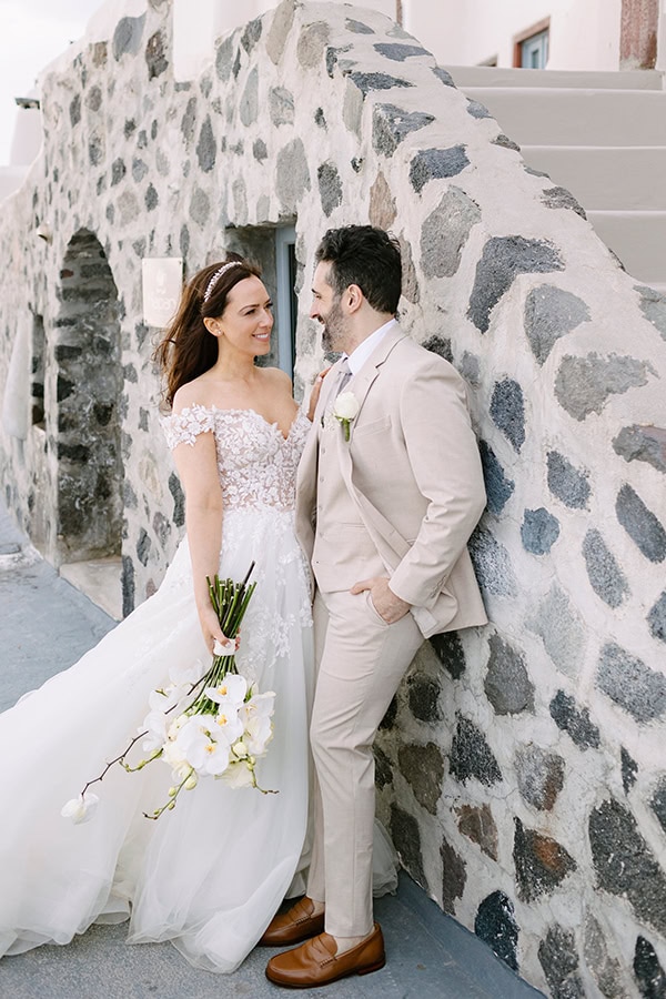elegant-wedding-santorini-white-blooms_31