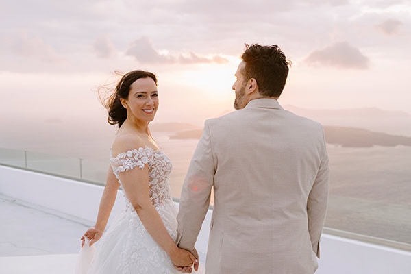 elegant-wedding-santorini-white-blooms_35