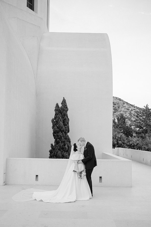 minimal-chic-wedding-white-florals-olive-leaves_02