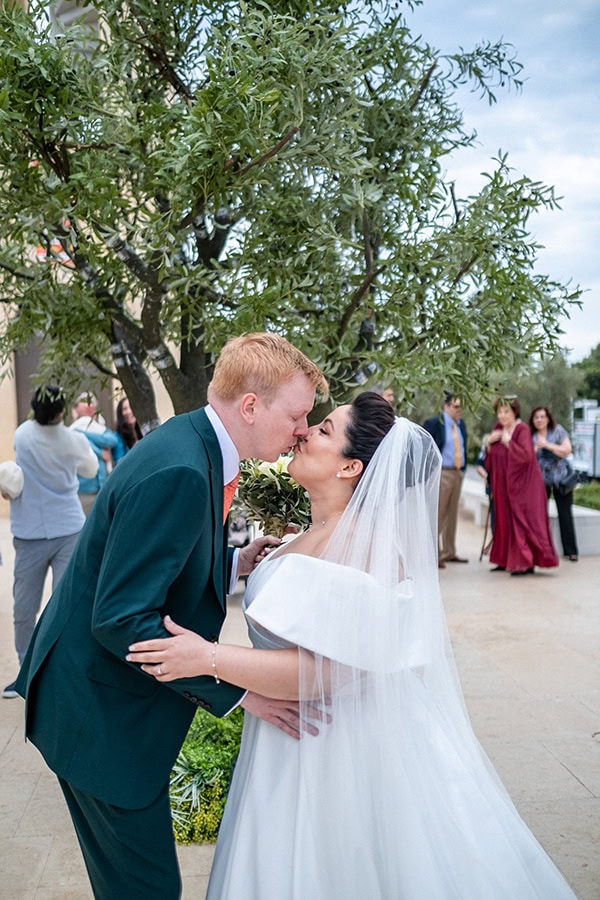 minimal-chic-wedding-white-florals-olive-leaves_09