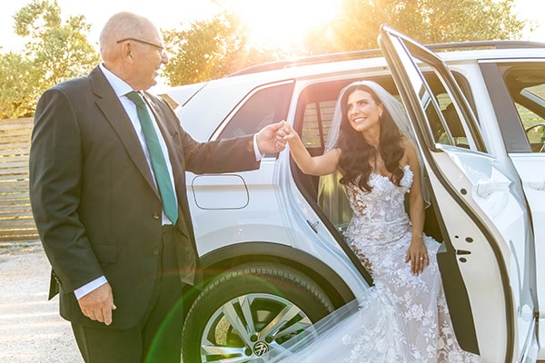 modern-meets-traditional-wedding-athens_10