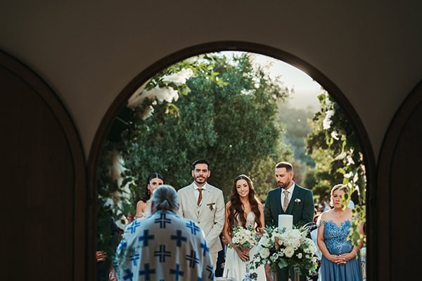 dreamy-summer-wedding-white-florals-eucalyptus_24