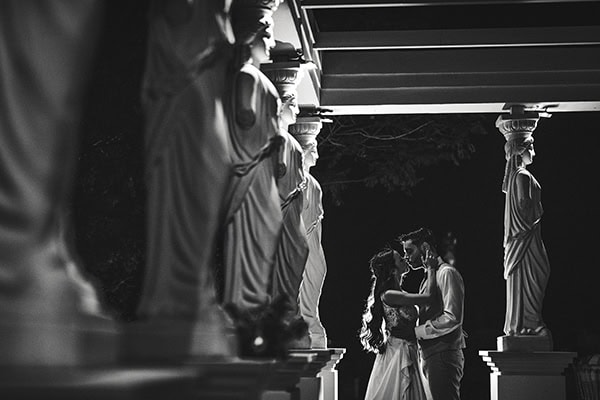 dreamy-summer-wedding-white-florals-eucalyptus_36