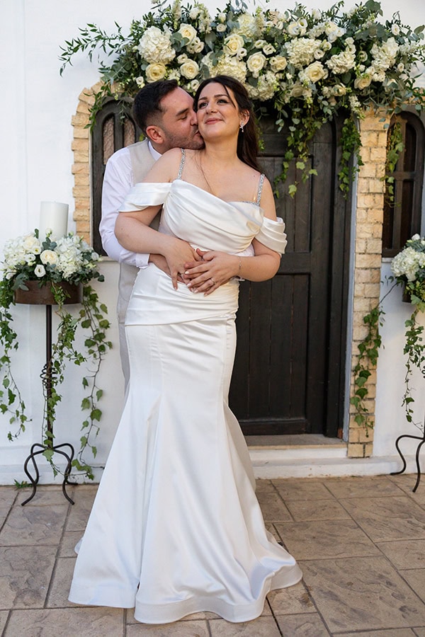 lovely-summer-wedding-athens-with-white-florals_01