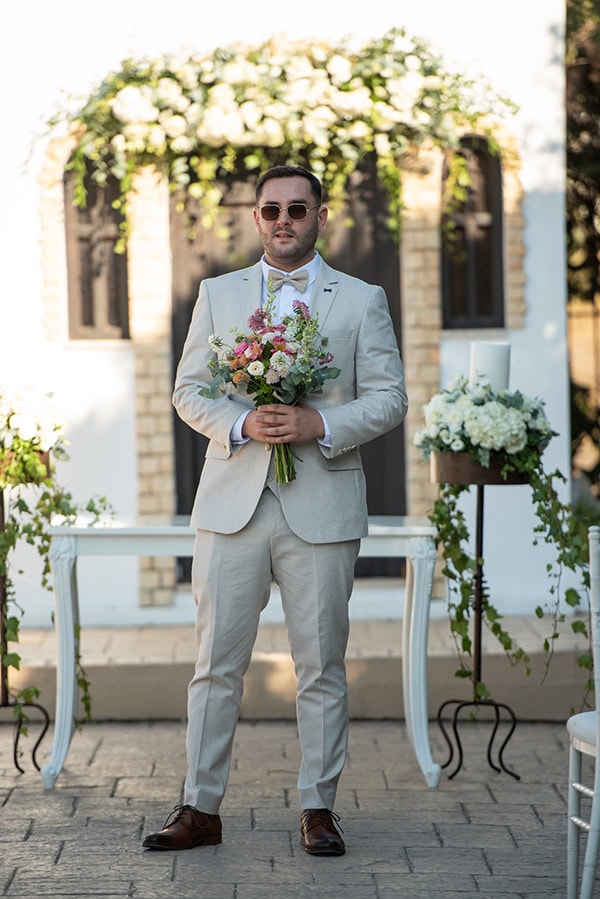 lovely-summer-wedding-athens-with-white-florals_04