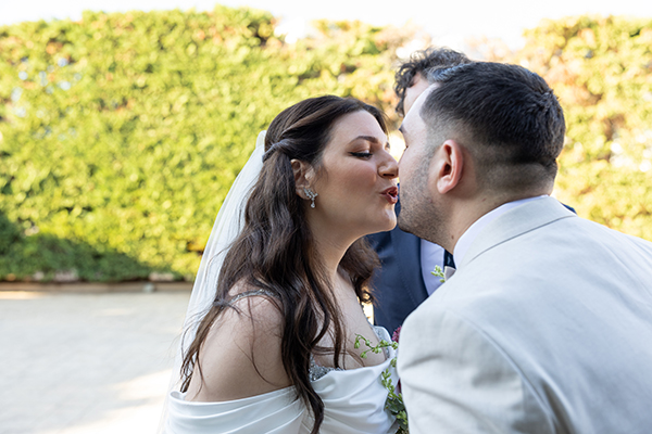 lovely-summer-wedding-athens-with-white-florals_08