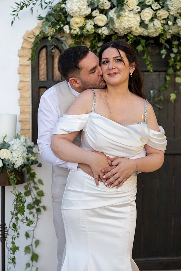 lovely-summer-wedding-athens-with-white-florals_13