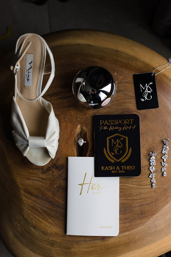 spring-wedding-santorini-colorful-florals_05