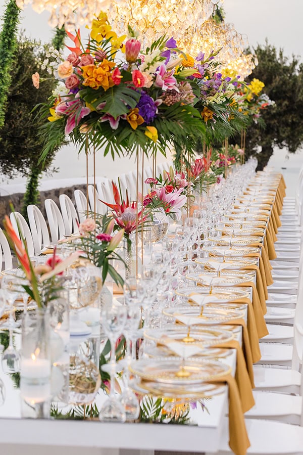 spring-wedding-santorini-colorful-florals_28