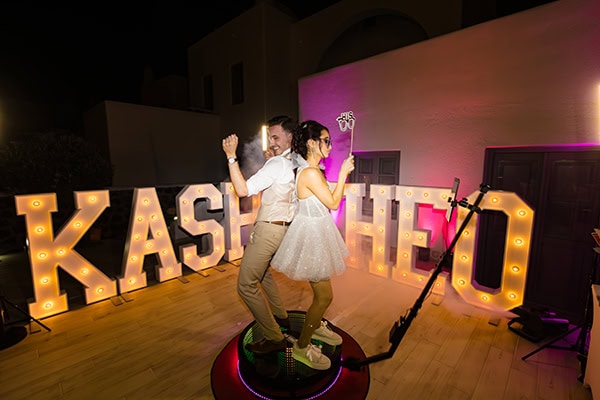 spring-wedding-santorini-colorful-florals_39