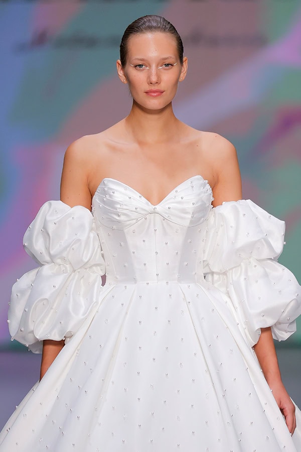 stunning-demetrios-wedding-gowns-barcelona-bridal-fashion-week_05