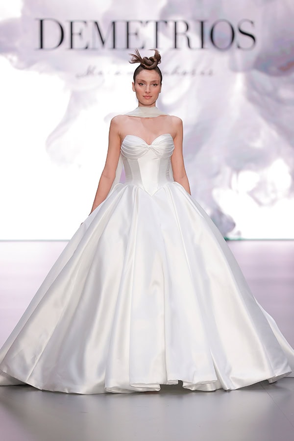 stunning-demetrios-wedding-gowns-barcelona-bridal-fashion-week_09