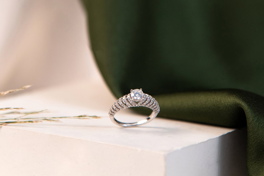 Stylish μονόπετρα από Marios Jewelry που θα εντυπωσιάσουν!