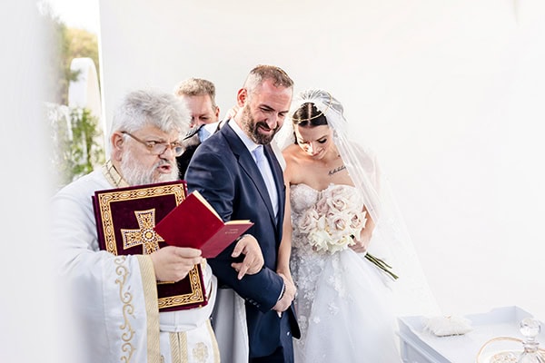 summer-wedding-naxos-pastel-tones-gold-details_09