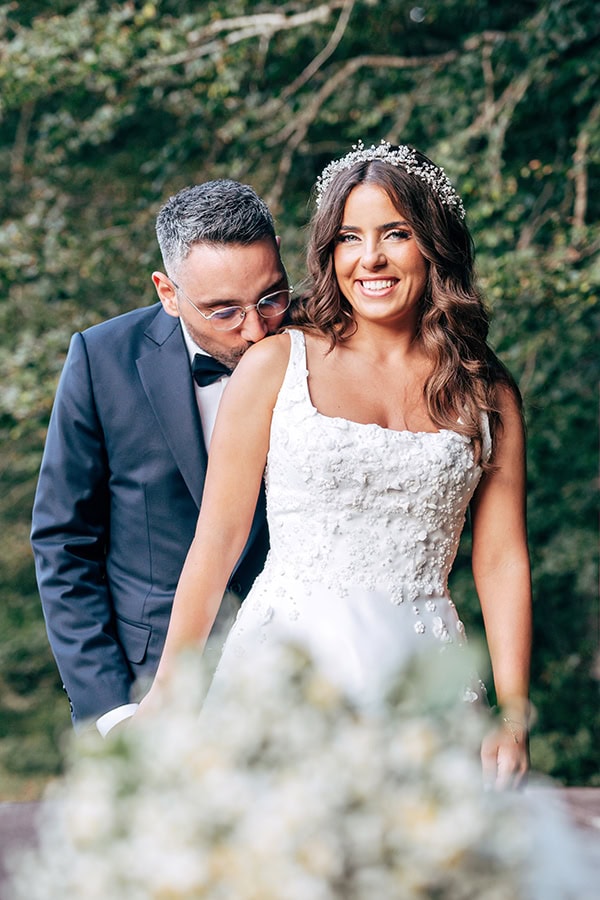 summer-wedding-veria-romantic-details-baby-breath_04