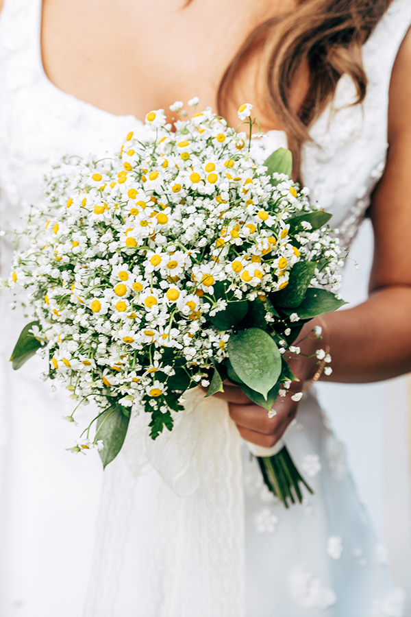 summer-wedding-veria-romantic-details-baby-breath_11