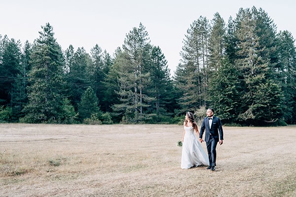 summer-wedding-veria-romantic-details-baby-breath_16