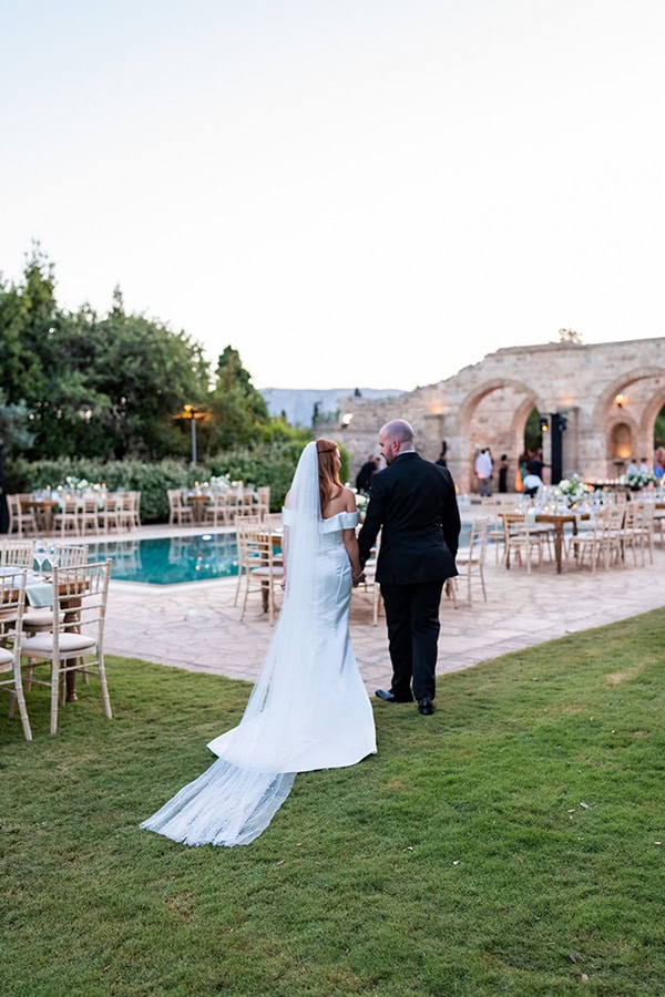beautiful-summer-wedding-wine-museum_19