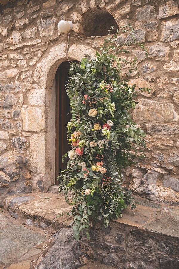 fall-wedding-mani-with-colorful-flowers_18