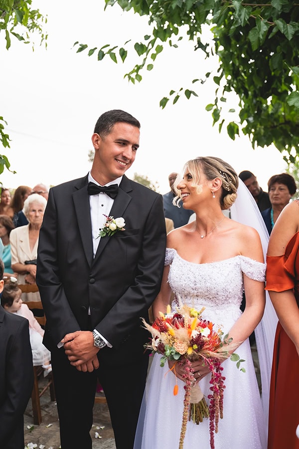 fall-wedding-mani-with-colorful-flowers_24