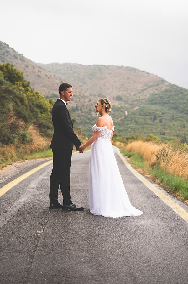 fall-wedding-mani-with-colorful-flowers_33