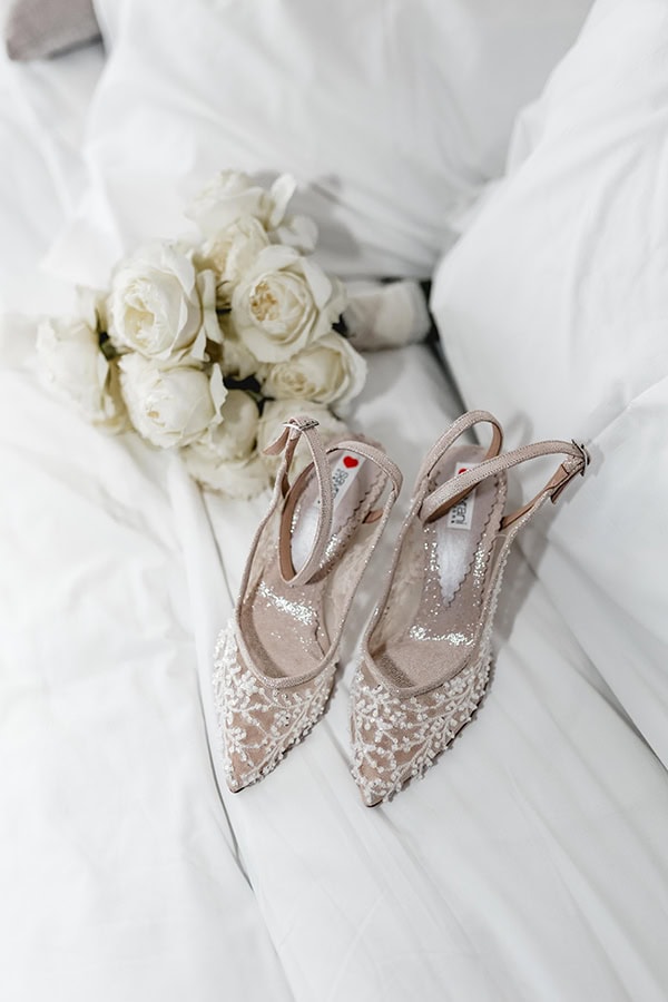 incredibly-impressive-styled-shoot-mykonos-all-white-blooms_06