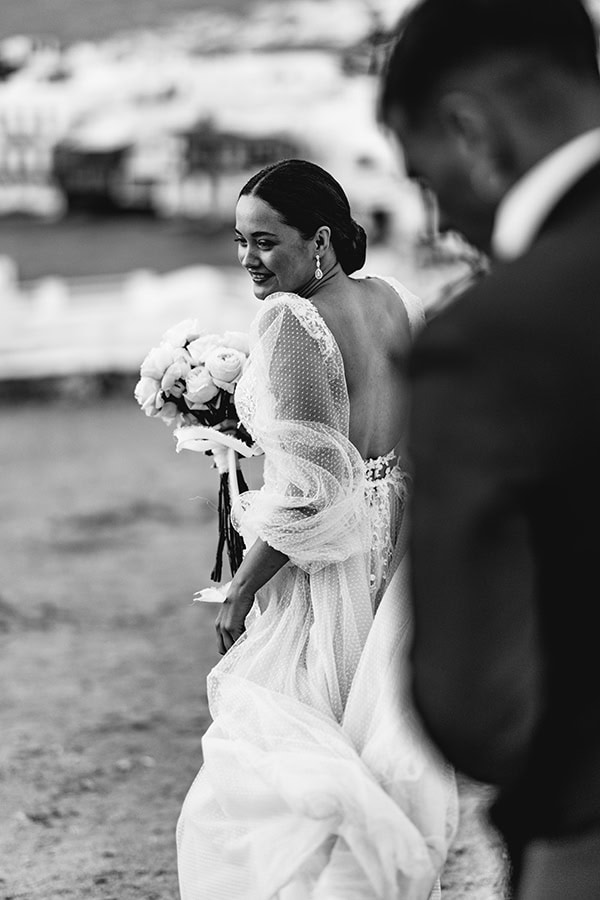 incredibly-impressive-styled-shoot-mykonos-all-white-blooms_24