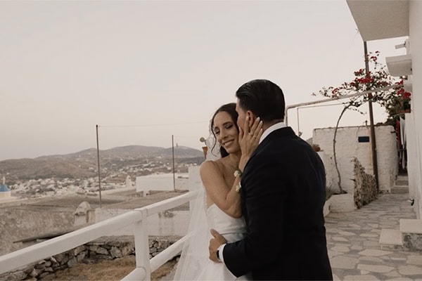Υπέροχο βίντεο γάμου στη Σύρο με τα πιο όμορφα στιγμιότυπα