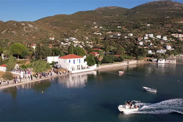 Lovely βίντεο γάμου με υπέροχα στιγμιότυπα